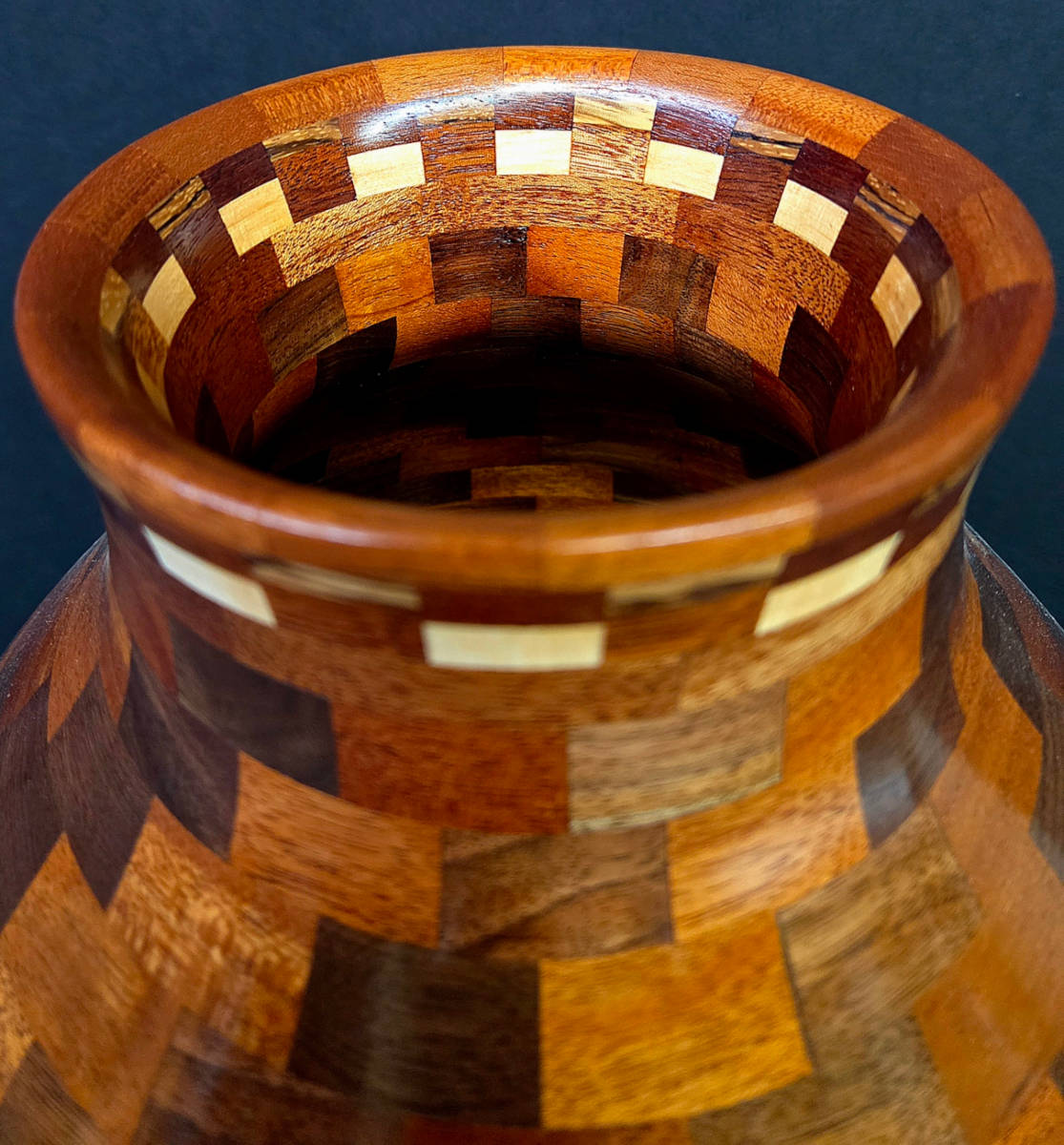 Davoud Khosravi - Spiral Pattern Vase 17x11